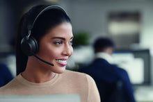 Cargar imagen en el visor de la galería, Jabra Evolve2 65
